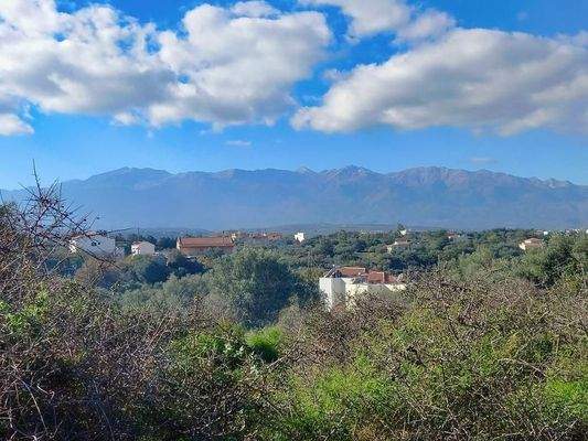 Kreta, Kampia: Grundstück mit Meerblick in der Nähe des Dorfzentrums zu verkaufen
