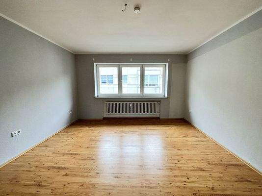 Durchgangszimmer zum Wohnzimmer