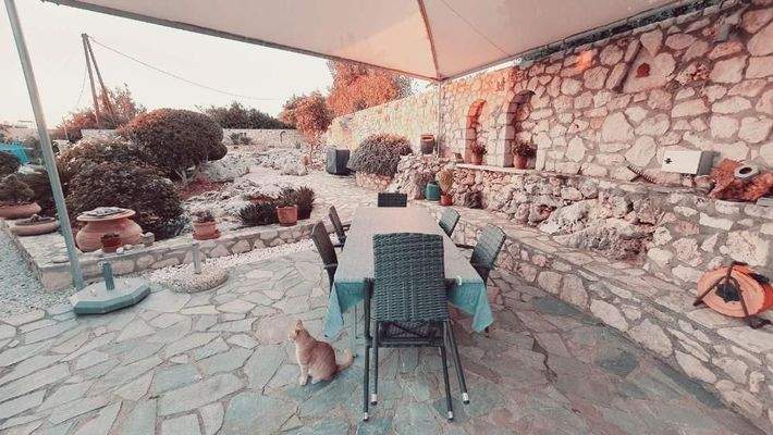 MIT VIDEO! Kreta, Plaka: Villa mit traditionellen Elementen und Meerblick zu verkaufen