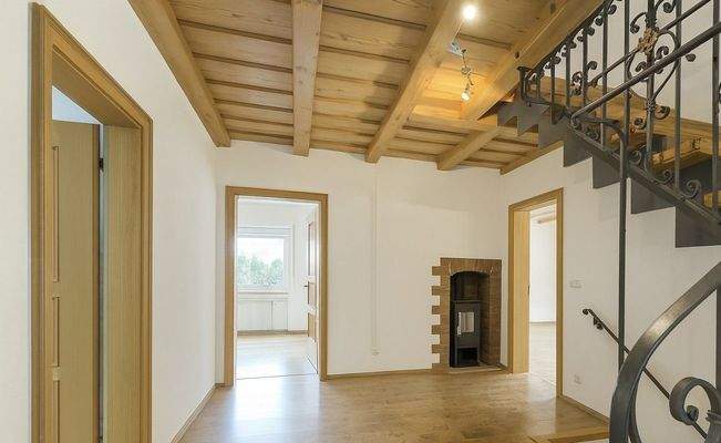 Flur Eingangsbereich Treppenhaus (gestaged)