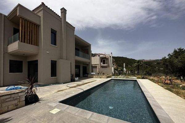 Kreta, Kolymvari: Moderne Luxusvilla mit atemberaubender Aussicht und privatem Pool zum Verkauf