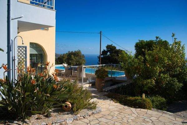 Kreta, Kefalas: Schöne Villa mit Swimmingpool und Meerblick zu verkaufen