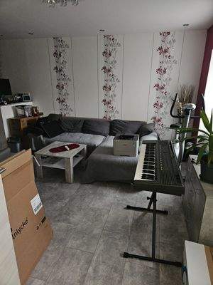 Einliegerwohnung: Eingang, Wohnzimmer