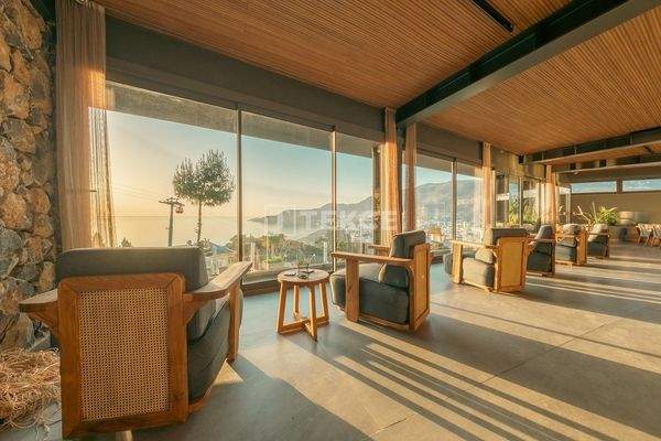 Chic Apartments with Picturesque Sea Views in Alanya