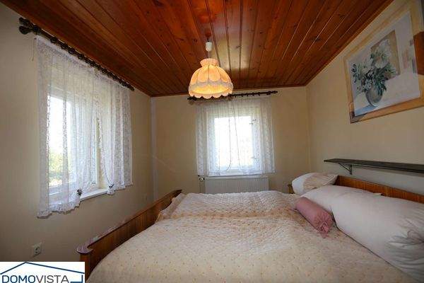 19. 1.OG Schlafzimmer 1