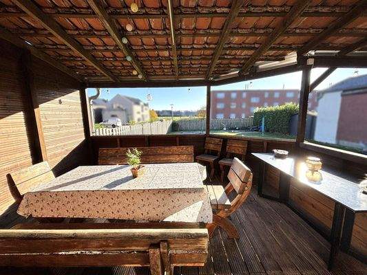 überdachte Terrasse