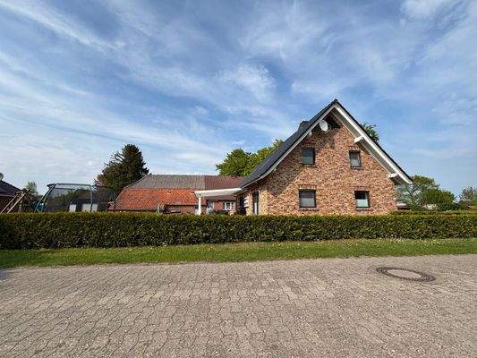 Seitenansicht von der Straße