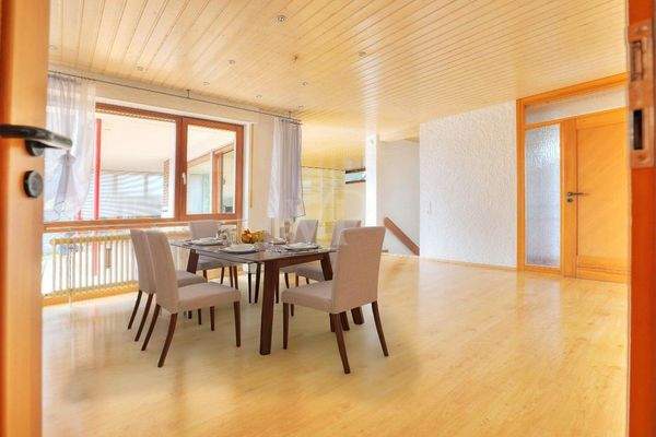 Esszimmer mögliche Möblierung