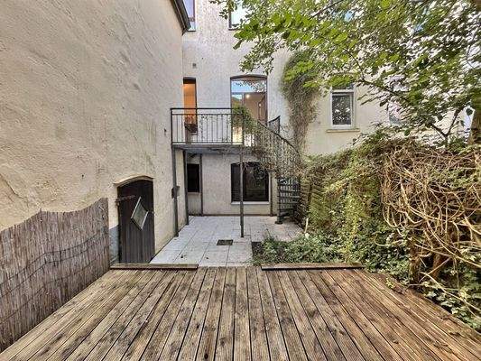 rückwärtige Hausansicht mit Innenhof