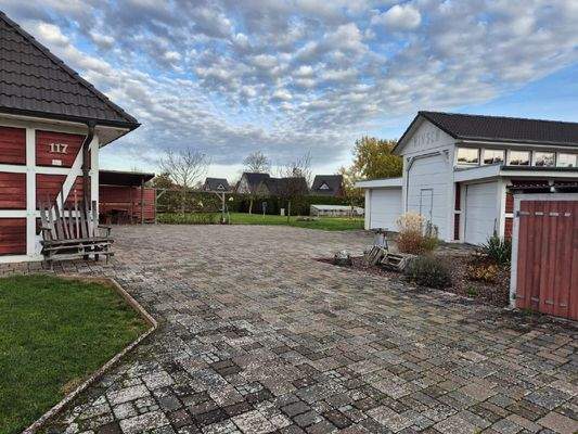 Blick von der Hofeinfahrt