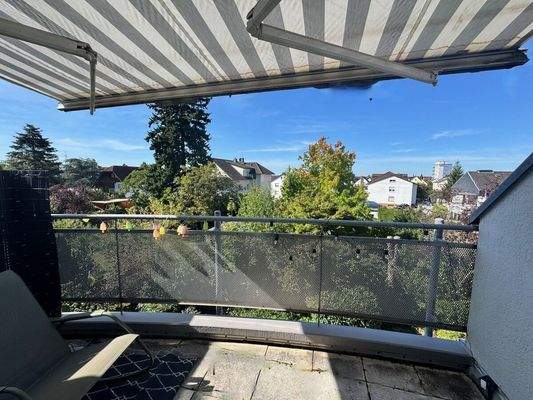 Balkon mit Markise