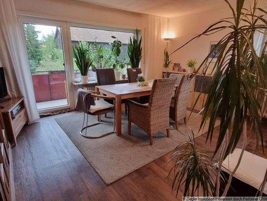 18a OG Essbereich mit Balkonzugang