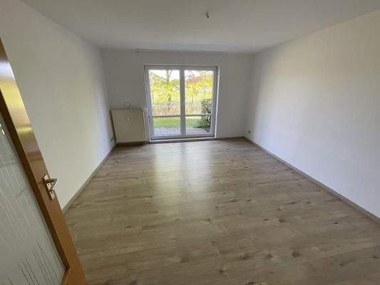 Wohn-, und Schlafzimmer