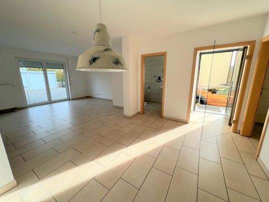 Wohnen-Essen und Zugang zur Terrasse