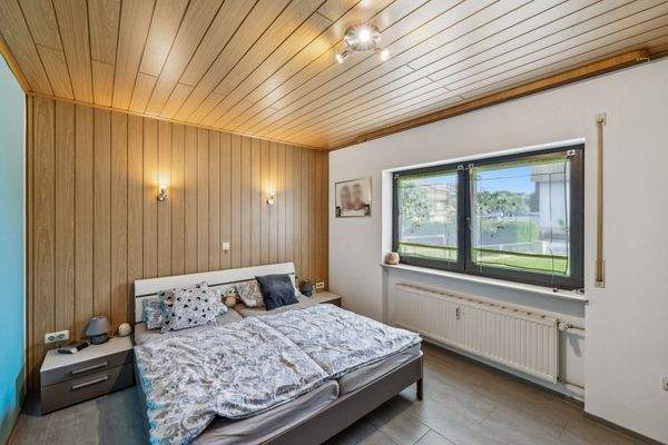 weiteres Schlafzimmer EG