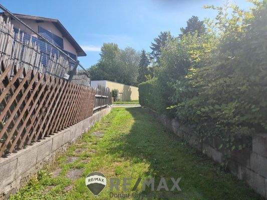 EFH 2104 11 Hintere Einfahrt