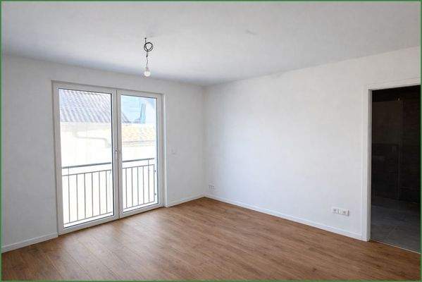 Schlafzimmer mit integriertem Badezimmer