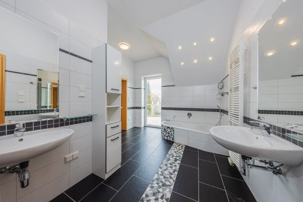 2344-Franz-Josef-Strasse-30-R51_7384