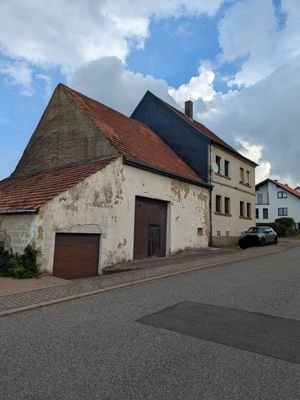 Scheune und Garage 