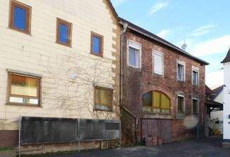 Große Garage im Hinterhaus