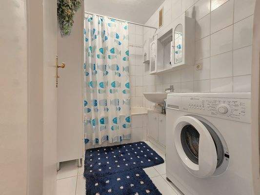 Badezimmer mit Badewanne