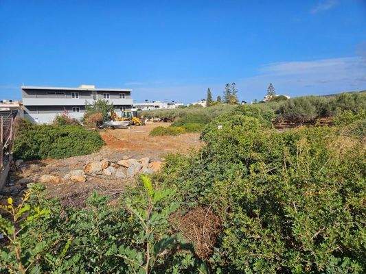 Kreta, Sisi: Baugrundstück im Zentrum des Dorfes zu verkaufen