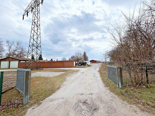 Nebenzufahrt Gewerbehof