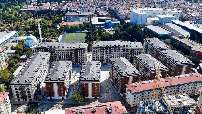 Apartments in Complex Close to Transportation in İstanbul Zeytinburnu
