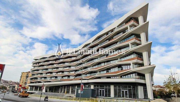 Ready-to-Move Flats on the Main Street in İstanbul Beyoğlu