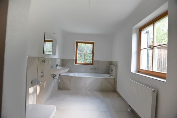 Bad mit Badewanne