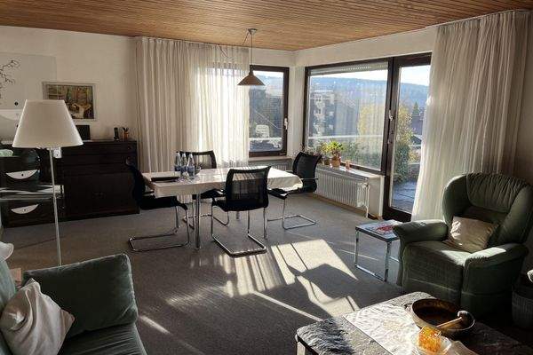 Wohn-/Essbereich mit Zugang zur Terrasse