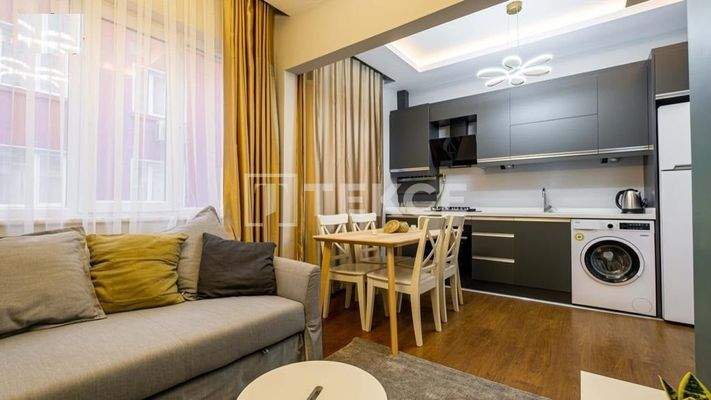 Whole Building in a Corner Position in Istanbul Fatih