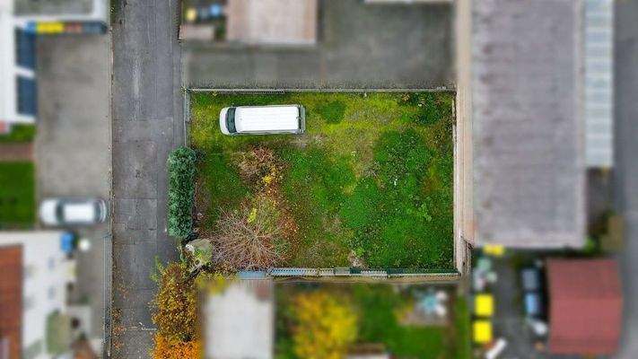 Luftaufnahme auf das Grundstück