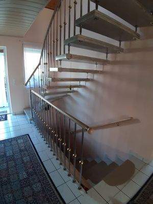 Treppenaufgang 1.OG - -abgang. Souterre
