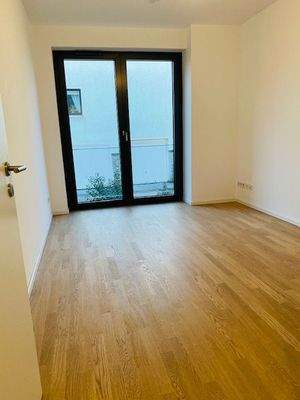 Arbeits- oder Kinderzimmer