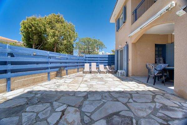 680757-detached-villa-for-sale-in-kato-paphos-univ