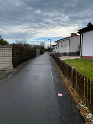 Zuweg zum Haus 