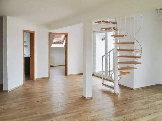 Wohnbereich mit Wendeltreppe