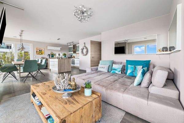 Wohnbereich mit Esszimmer