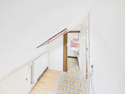 Dachgeschoss Zimmer (evtl. Küche) 