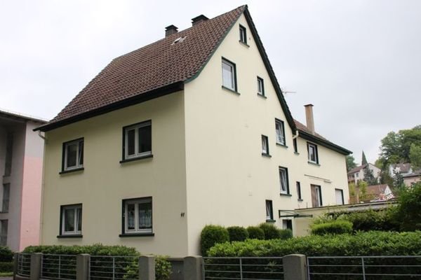 Wohnhaus mit zu vermietender Wohnung im OG 