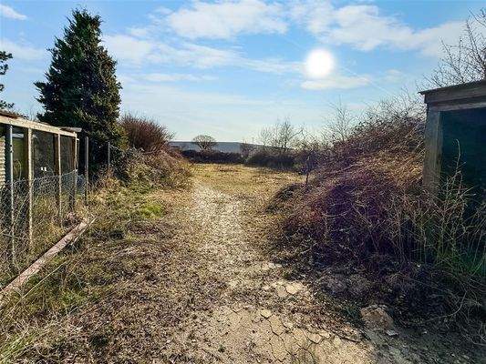 Grundstück (siehe Beschreibung)