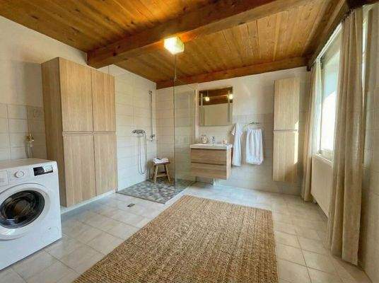 -virtuell möbliert-HWR/Badezimmer