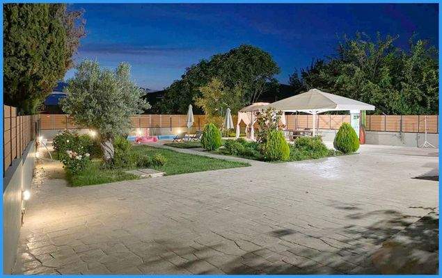 32f29756db074303824960f3fc2d3156-original