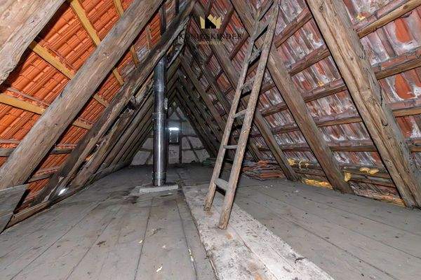 ...bis hoch in die Dachspitze