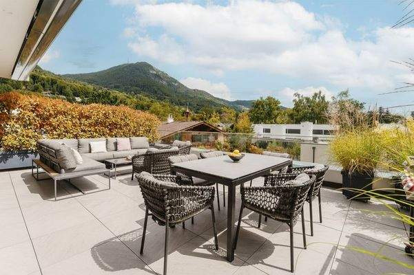 Die Sonnen-Terrasse mit Gaisberg-Blick