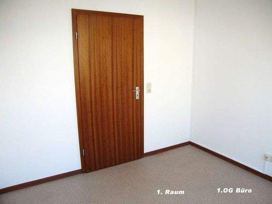 Raum1 Blick zur Tür