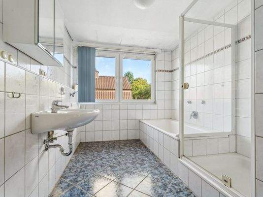 Bad zweite Wohneinheit OG