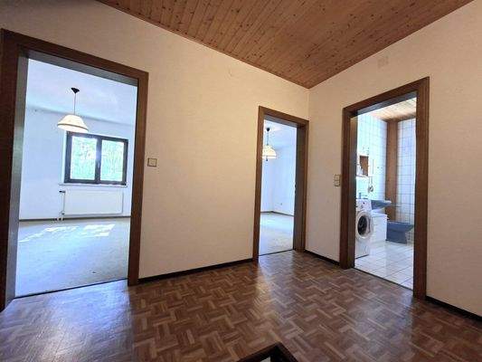 15711-Halbstock EG Schlafzi., Bad