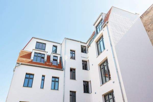 Elegante Fassade in zeitloser Ästhetik